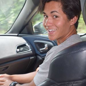 Meet your Posher, Levi